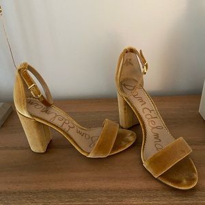 Sam Edelman Gold Crushed Velvet Pump